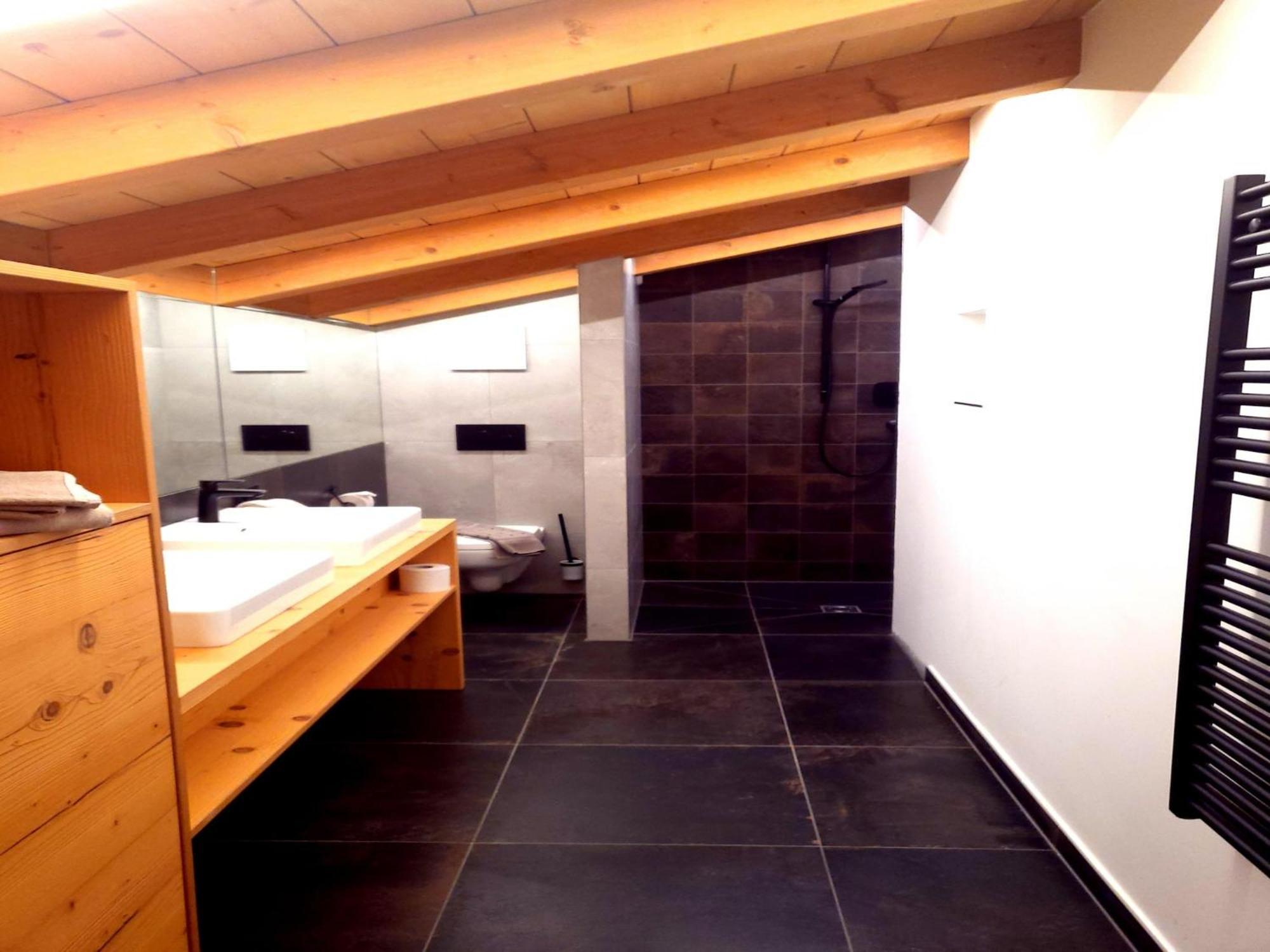 Neukirchen am Großvenediger Apartment In Neukirchen With A Balcony מראה חיצוני תמונה